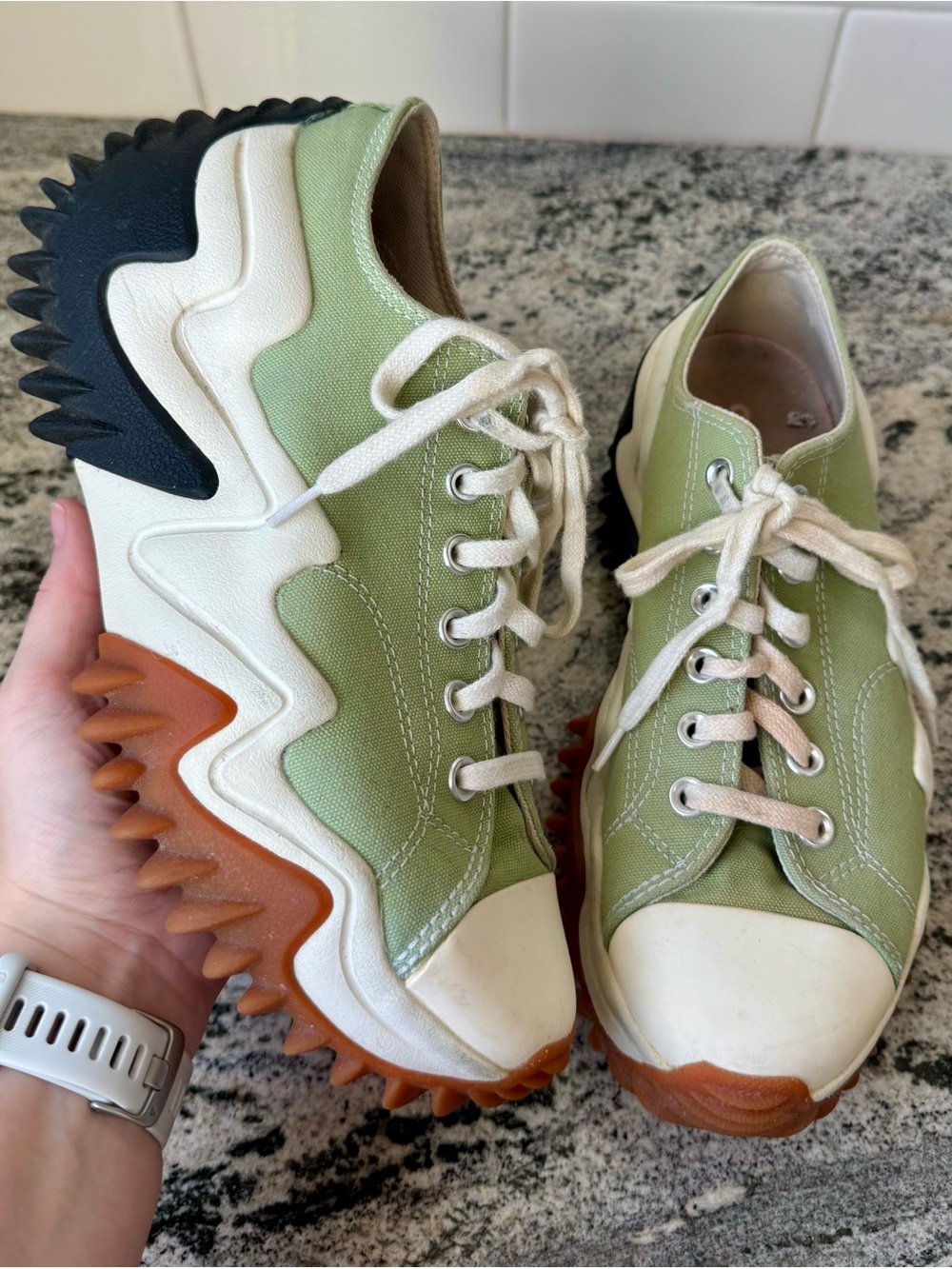Converse Run Star Motion Ox Platform Low in Aloe Green. GUC. W 8.5.